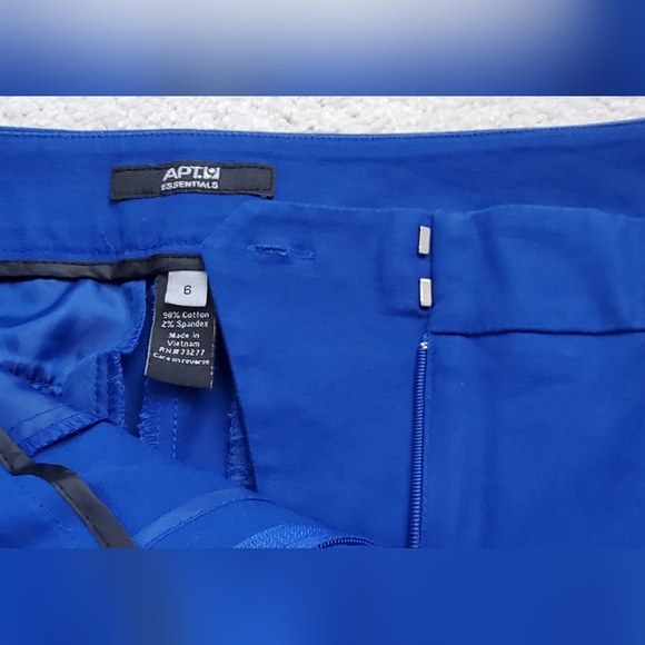 Apt 9 Essentials Trouser Dress Shorts - Blue size 6 - Picture 3 of 3